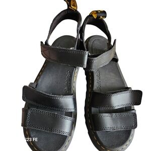 Dr. Martens Klaire J Big Girl's Size 5 US Black Leather Platform Chunky Sandals